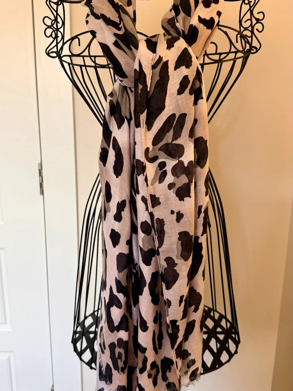 Lulla Collection by BINDYA Abigail Leopard Oblong Scarf NWT - Black / Tan